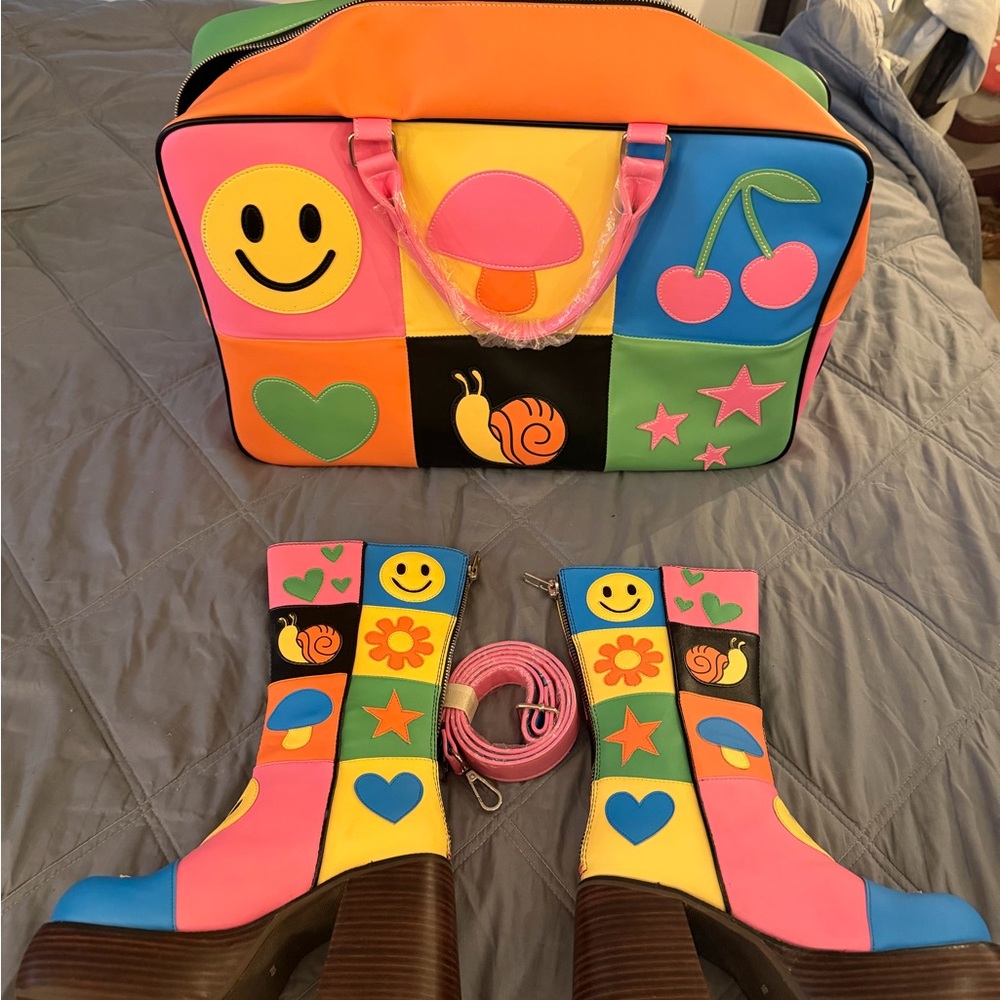 Dollskill happy in my mind bundle of boots and weekender bag - Picture 7 of 9